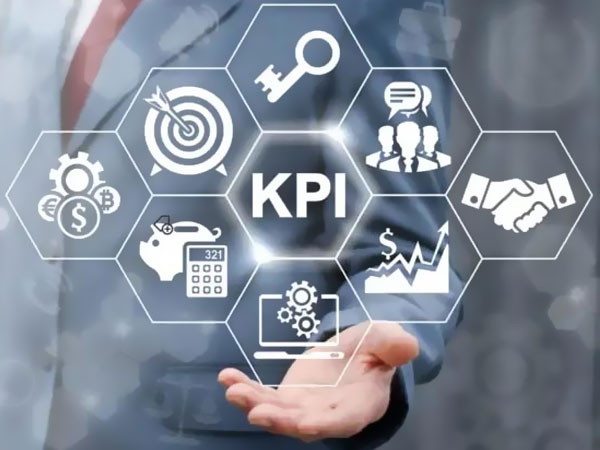 تحسين أداء المنظمة من خلال مؤشرات الأداء الرئيسية KPI